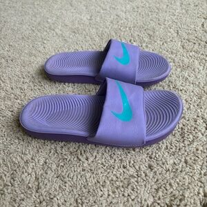 Nike Girls Lavender Slides with Teal Nike Logo Size 2